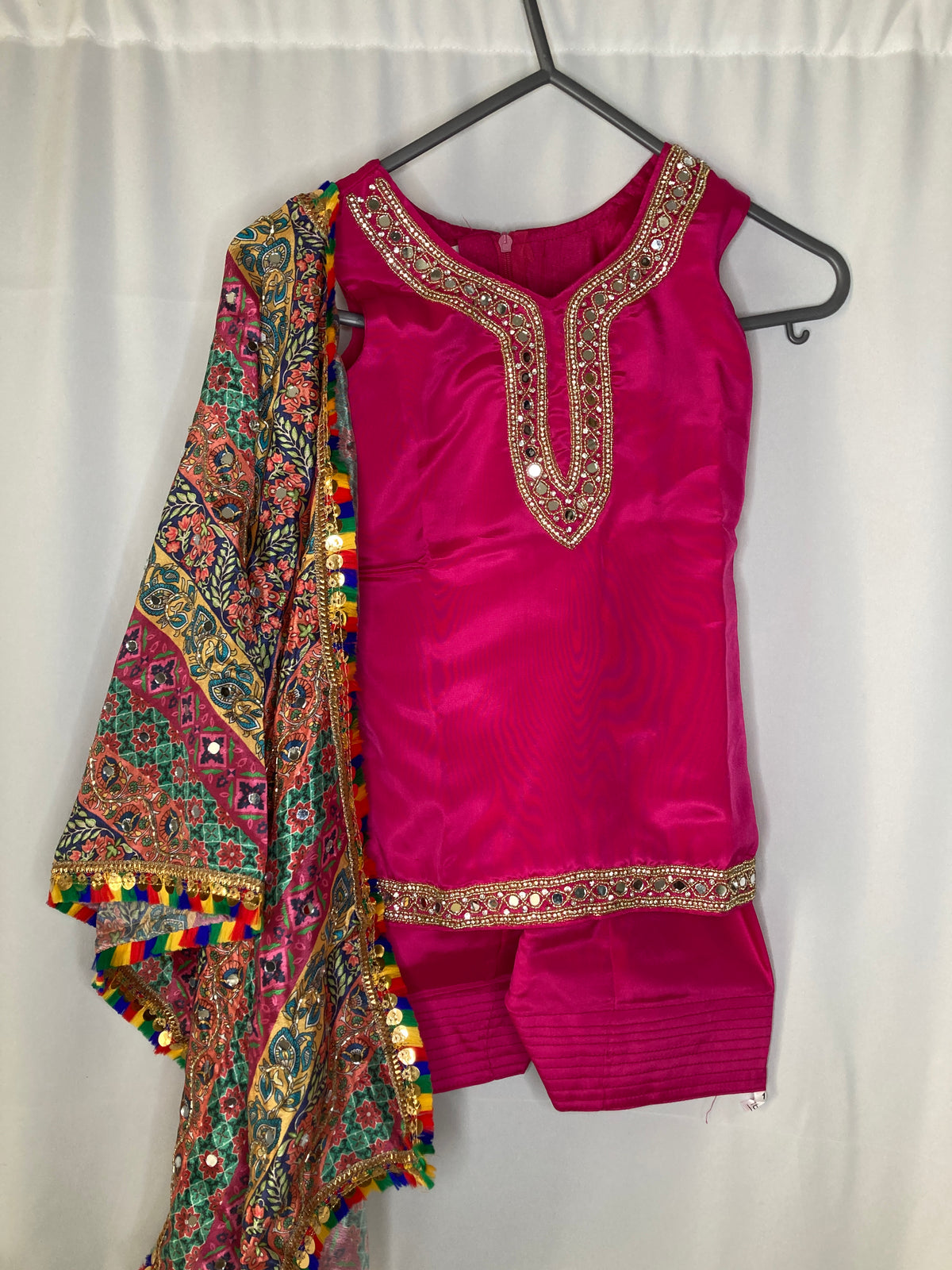 Girls hot pink Punjabi Suit – Kids Pakistani Patiala Salwar Kameez with Colourful Dupatta – Eid Outfit kbc018c4