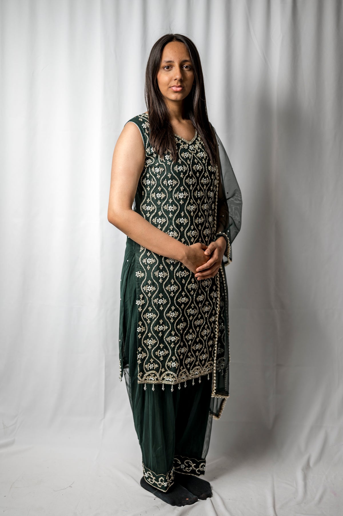 Bottle Green Pakistani Suit for Women – Embroidered Salwar Kameez – Elegant Eid & Party Wear me014c2