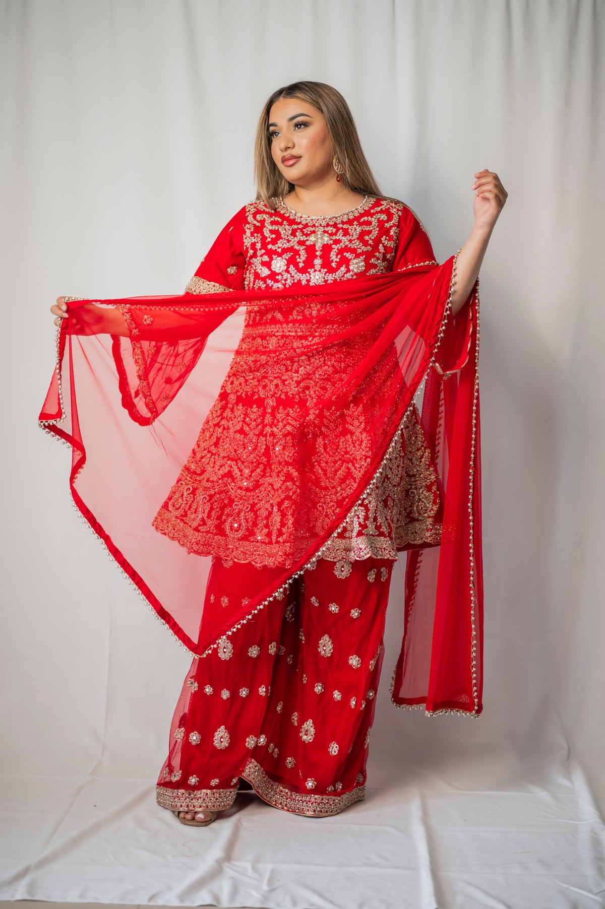 tila taj in red petite kmo005c1
