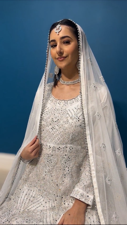 AYNA MAHAL IN WHITE MO003C4